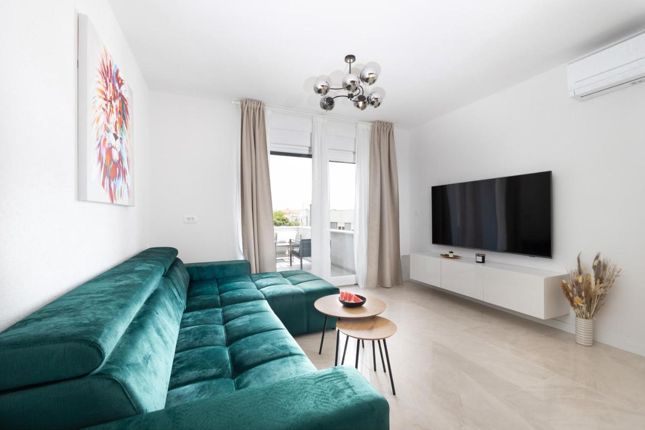 Bonaca Apartments With Terrace And Private Parking Kaštela Zewnętrze zdjęcie