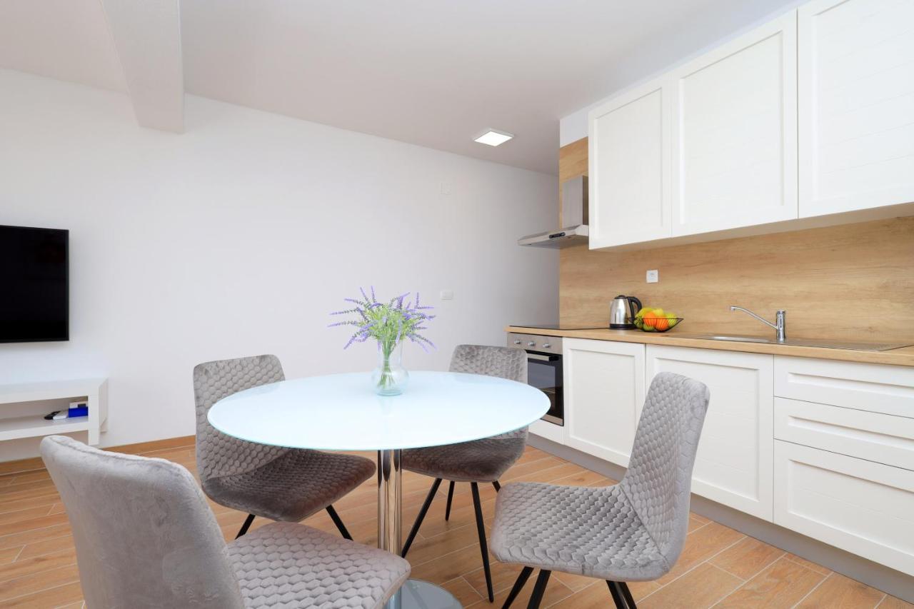 Bonaca Apartments With Terrace And Private Parking Kaštela Zewnętrze zdjęcie