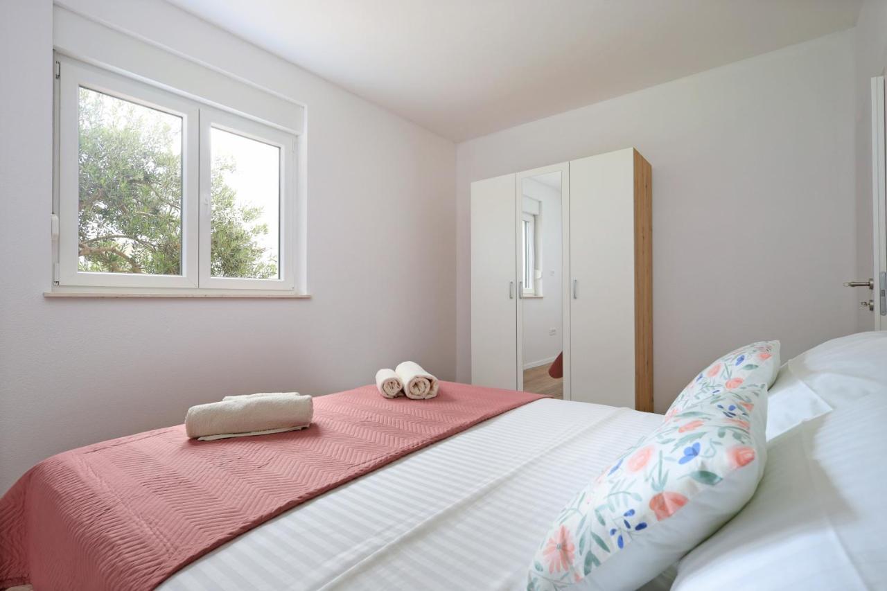 Bonaca Apartments With Terrace And Private Parking Kaštela Zewnętrze zdjęcie