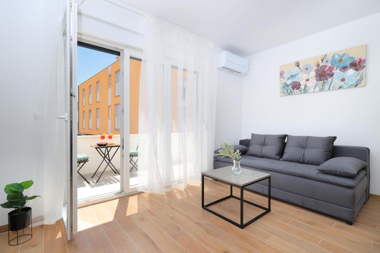 Bonaca Apartments With Terrace And Private Parking Kaštela Zewnętrze zdjęcie