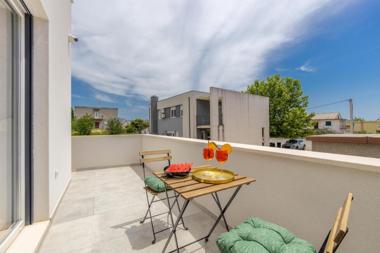 Bonaca Apartments With Terrace And Private Parking Kaštela Zewnętrze zdjęcie
