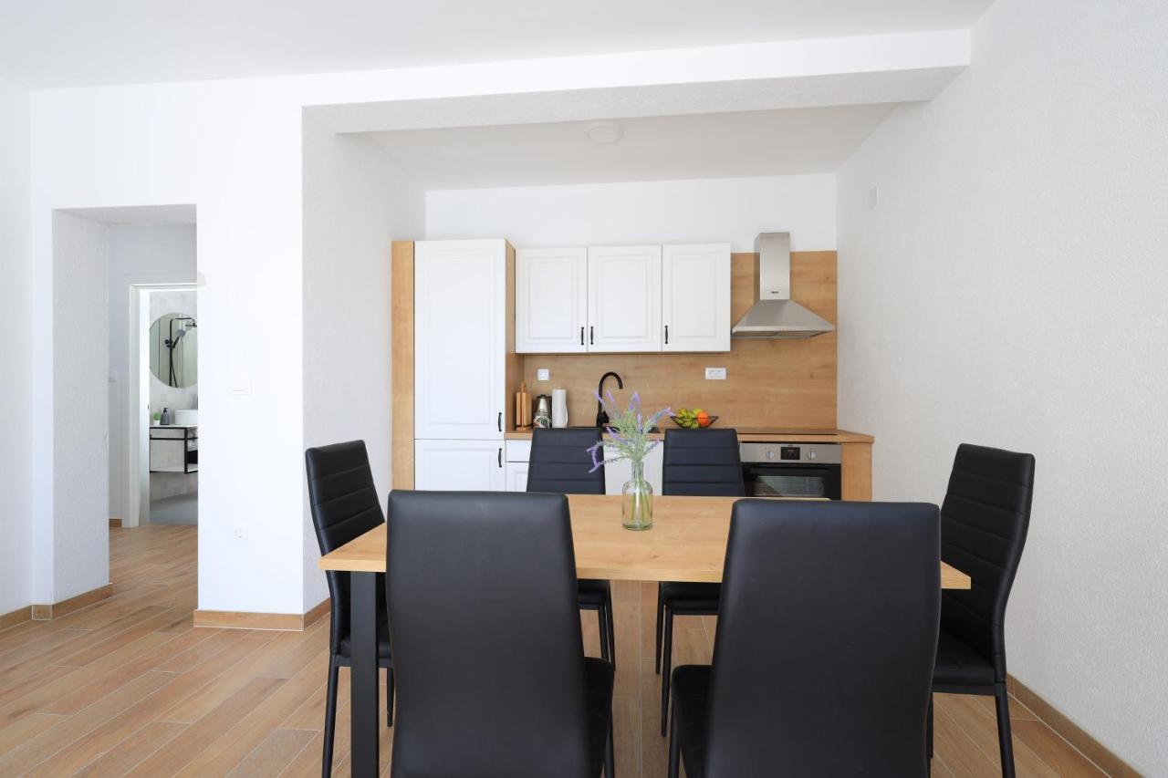 Bonaca Apartments With Terrace And Private Parking Kaštela Zewnętrze zdjęcie
