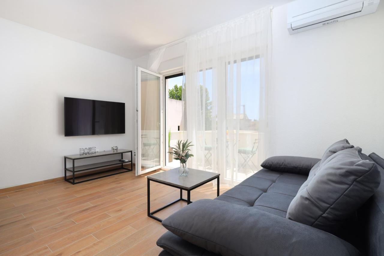 Bonaca Apartments With Terrace And Private Parking Kaštela Zewnętrze zdjęcie