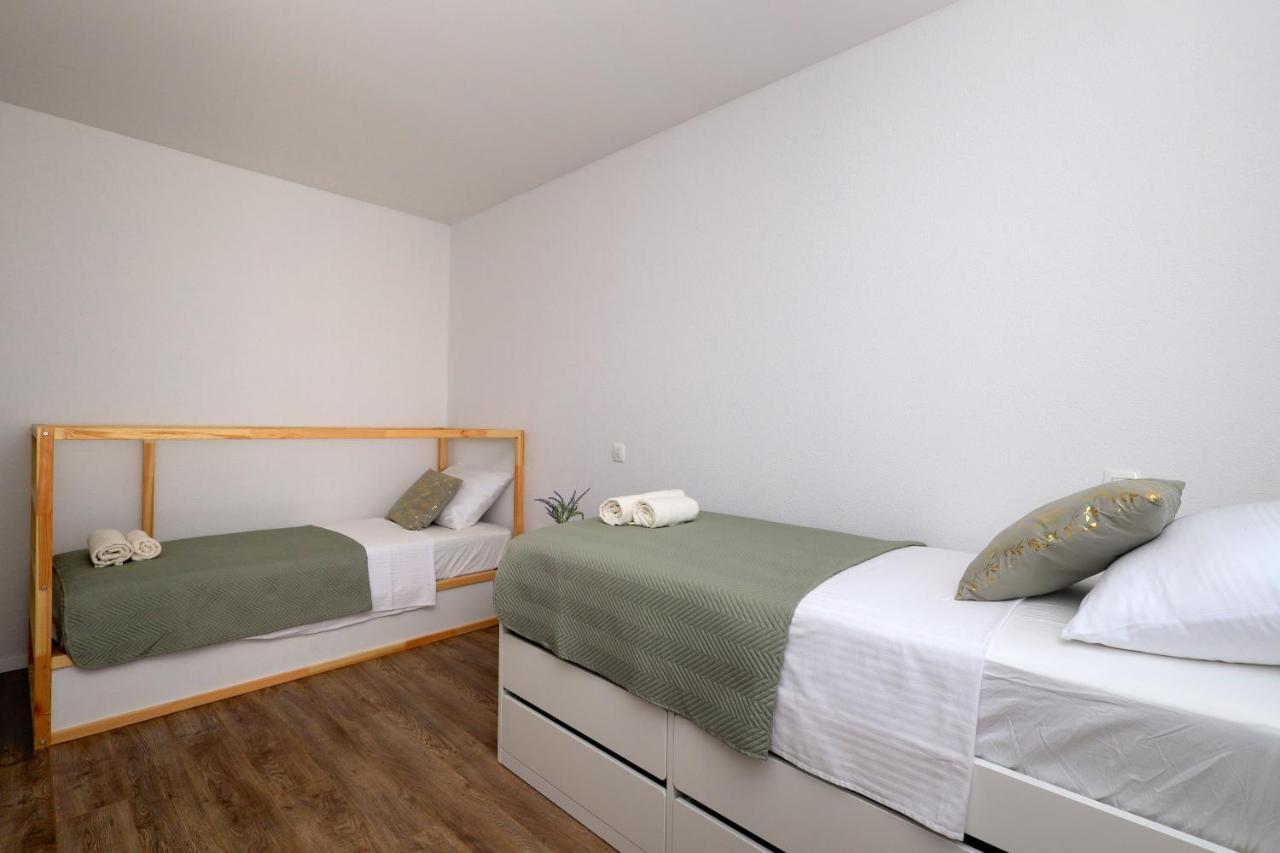 Bonaca Apartments With Terrace And Private Parking Kaštela Zewnętrze zdjęcie