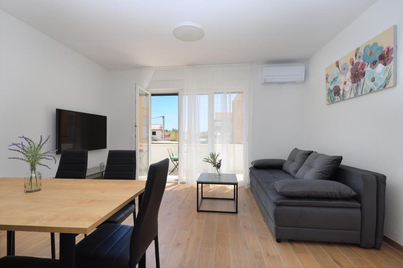 Bonaca Apartments With Terrace And Private Parking Kaštela Zewnętrze zdjęcie